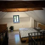 Mezonetový S Terasou Na Samotě V Lese Vlkava