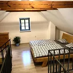Mezonetový S Terasou Na Samotě V Lese Apartmán