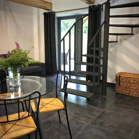 Apartamento Mezonetový S Terasou Na Samotě V Lese Vlkava