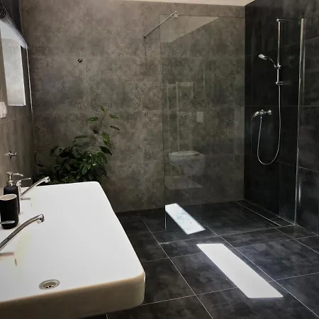 Lägenhet Mezonetovy S Terasou Na Samote V Lese *
