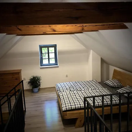 Mezonetový S Terasou Na Samotě V Lese Vlkava