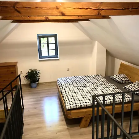 Mezonetový S Terasou Na Samotě V Lese Appartamento